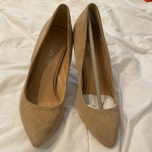 Tan suede Aldo pumps like new 6.5